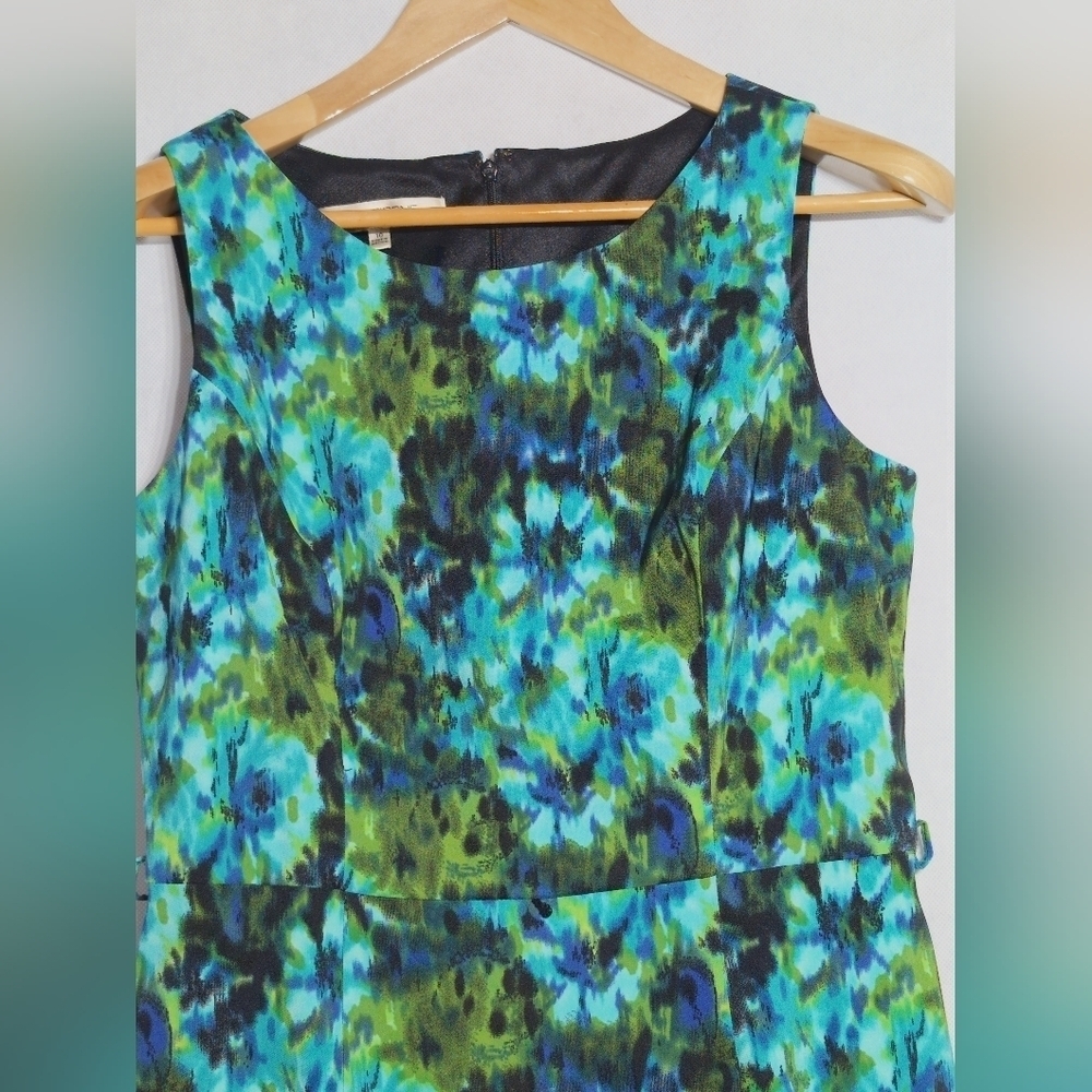 Evan Picone Blue and Green Sleeveless Stretch Floral Midi Dress - Picture 2 of 6